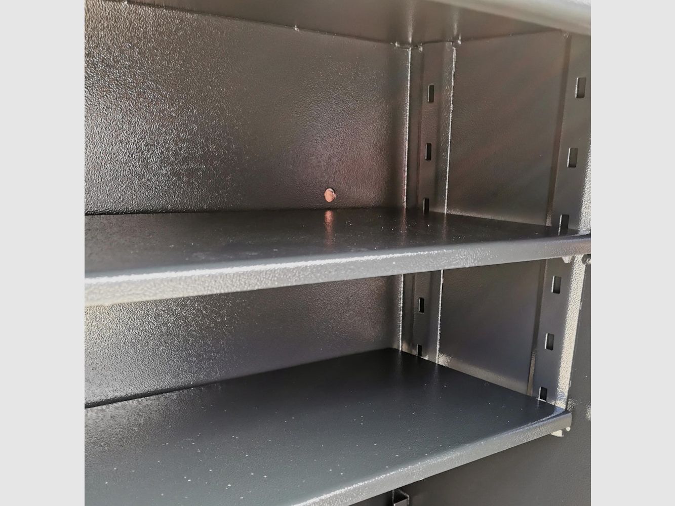 Gun cabinet HUNTER ILTIS Class 1, (1500x560x420), max 12 long guns, 2 shelves