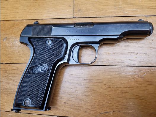 Beau Pistolet MAB D – Manufacture des Armes de Bayonne – du Made in France pour un Browning 10/22 amélioré ! – en 7,65 – Très bonne arme en TBE !