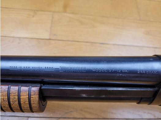 Iconique Winchester modèle 1897 – Take Down – dit » Riot Gun « – Police de l&rsquo;Illinois – Cal 12/70 – 6+1 – État top !
