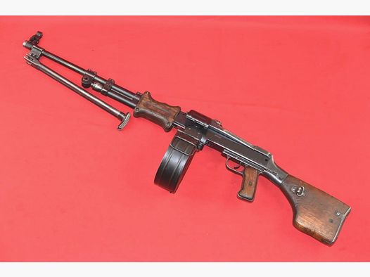 Carabina automática RPD, año 1950 – inutilizada