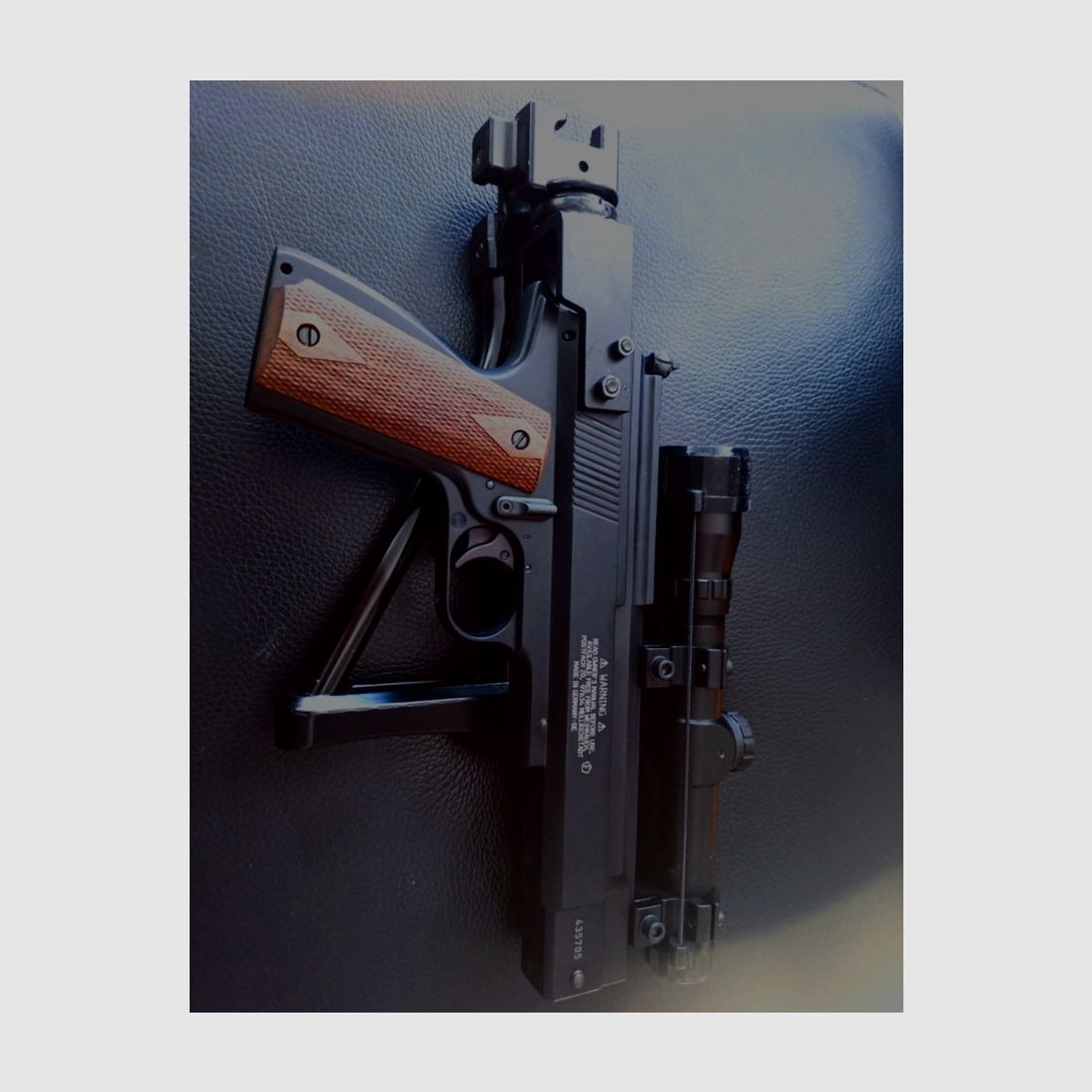 Sammlungsauflösung: Pistole Weihrauch HW45 mit Zielfernrohr und Anschlagsschaft (Kaliber 4,5 mm auch bekannt als .177) / das Gesamtpaket "Operation-Airborne"