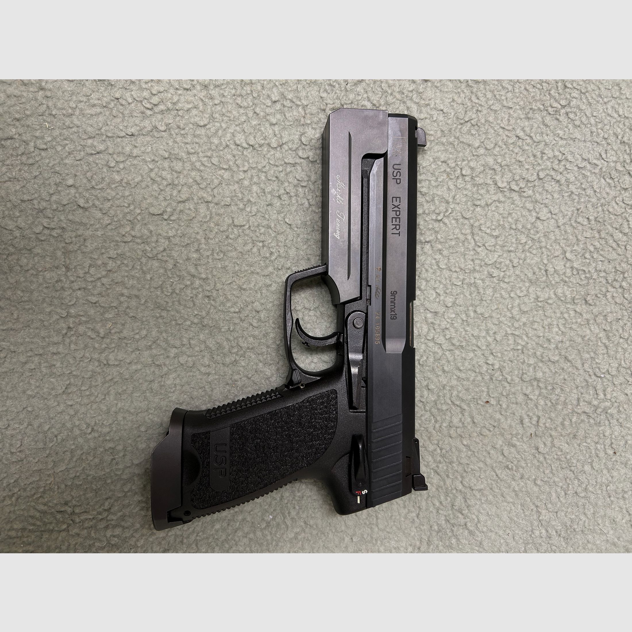 Heckler & Koch USP Expert