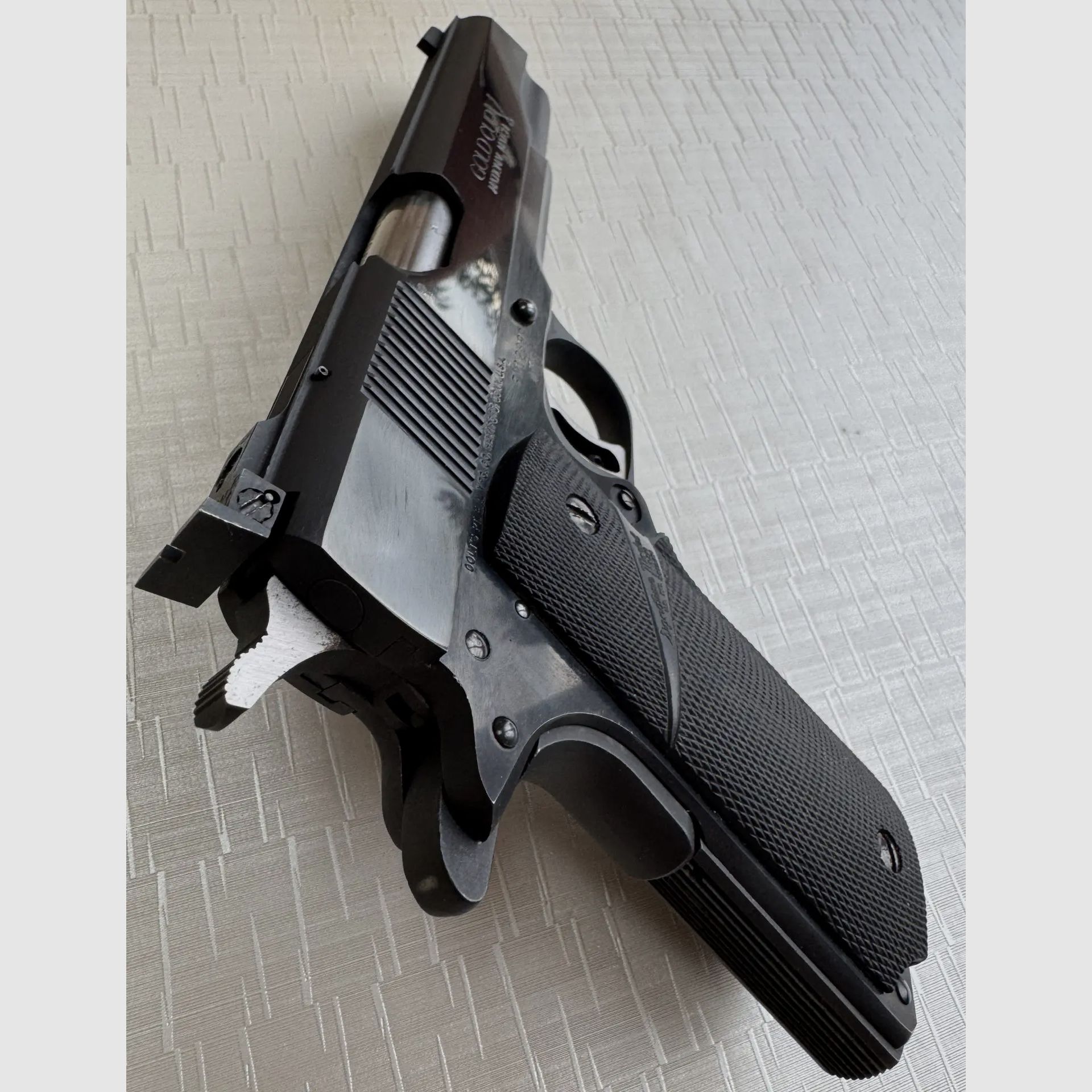 Colt Gold Cup National Match Series 80 MK IV Kal. .45ACP