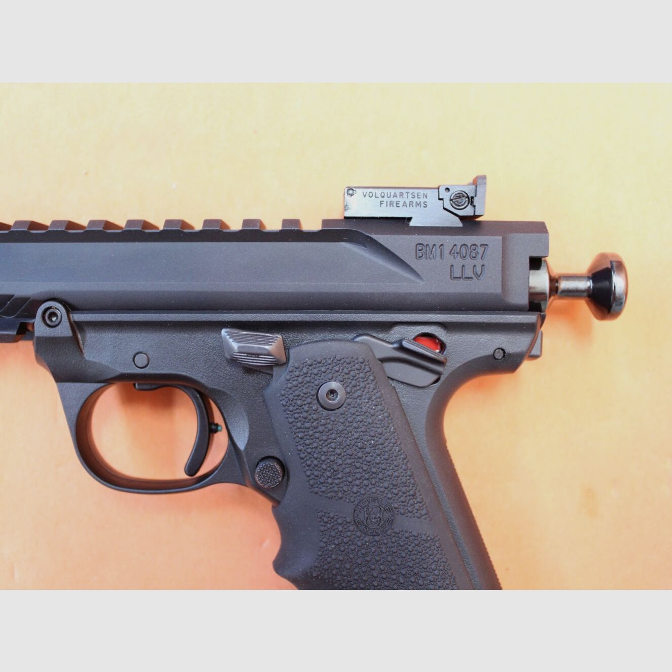 Volquartsen Ha.Pistolet .22lr Volquartsen Mk IV Frame 22/45 Black Mamba 6" lufa/ kompensator/ gwint 1/2-28