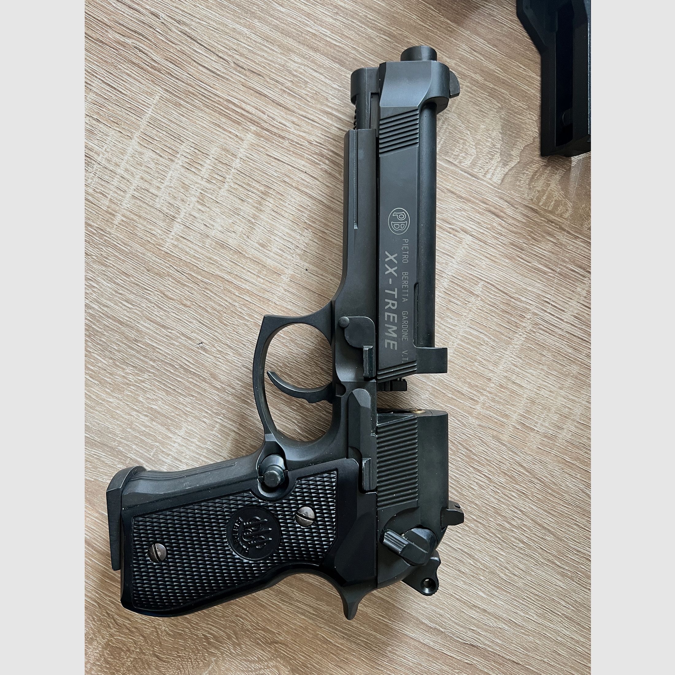 Pistola CO2 Beretta FS92 x-Treme 4,5mm Diabolo