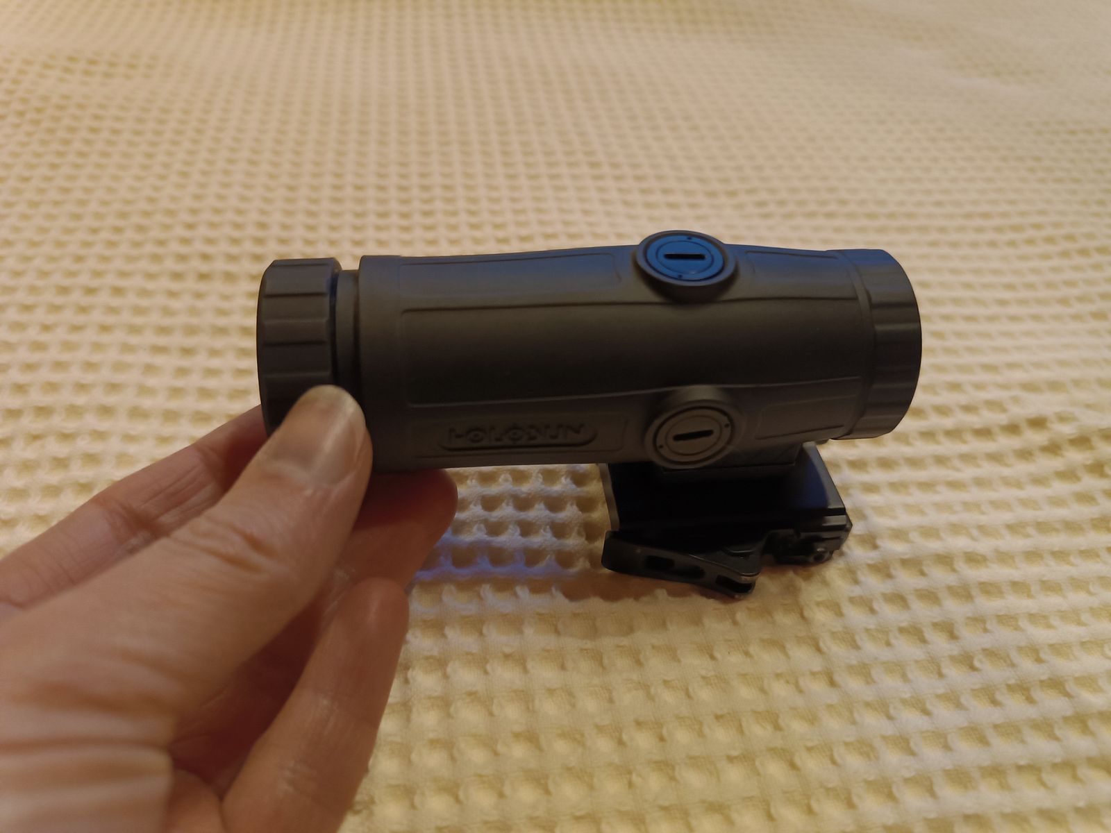 Holosun Magnifier. 3-fach Vergrößerung.