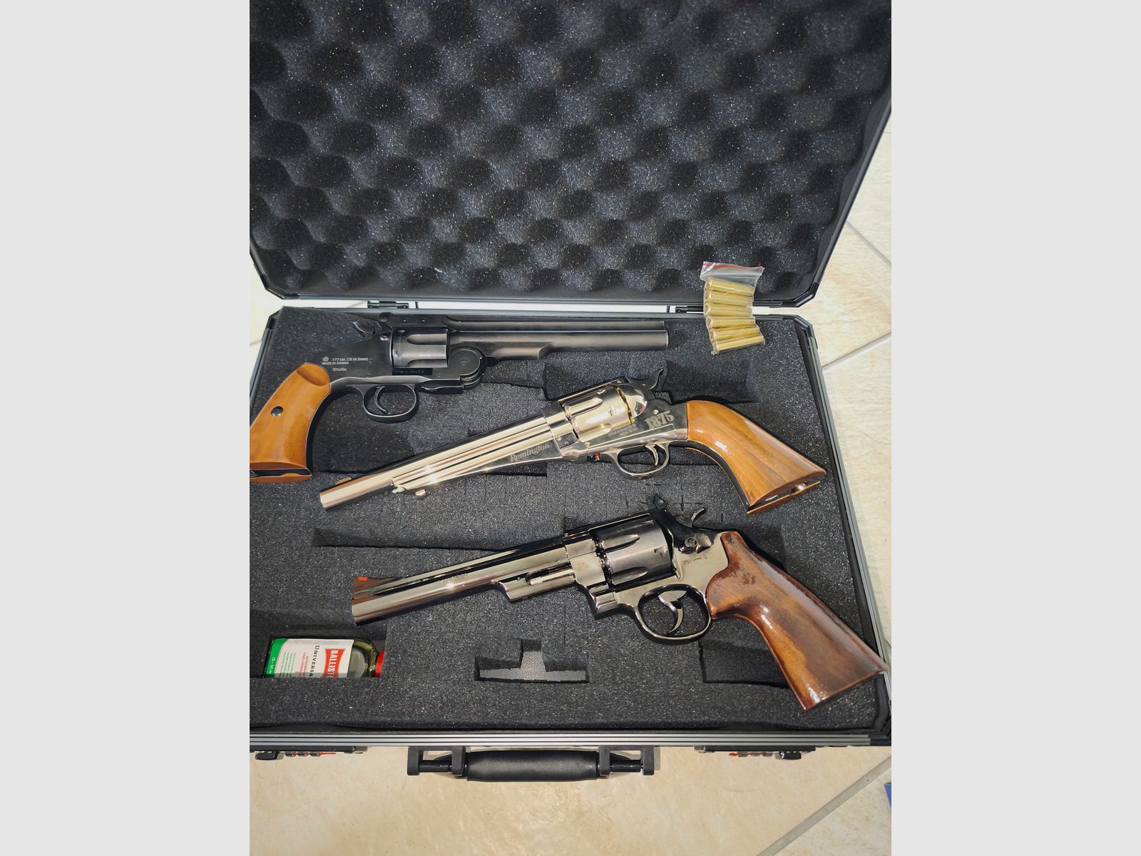 Revolver Set: Remington 1875, Schofield 1877 und M29/Metall+ Echtholz/ Neuwert über 800€