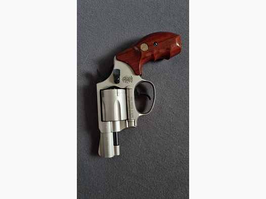 Smith & Wesson Chiefs Special 9 mm R.K., Nickel-Finish