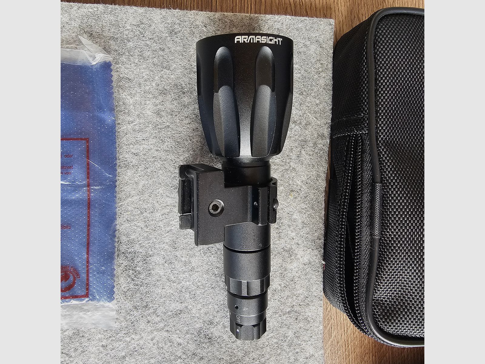 Jahnke DJ-8 NSV Kompakt1x56 mit Premium Photonis Onyx Bildröhre in der höchsten Leistungsklasse III. Weißes Bild der Premiumklasse. Erste Sortierung