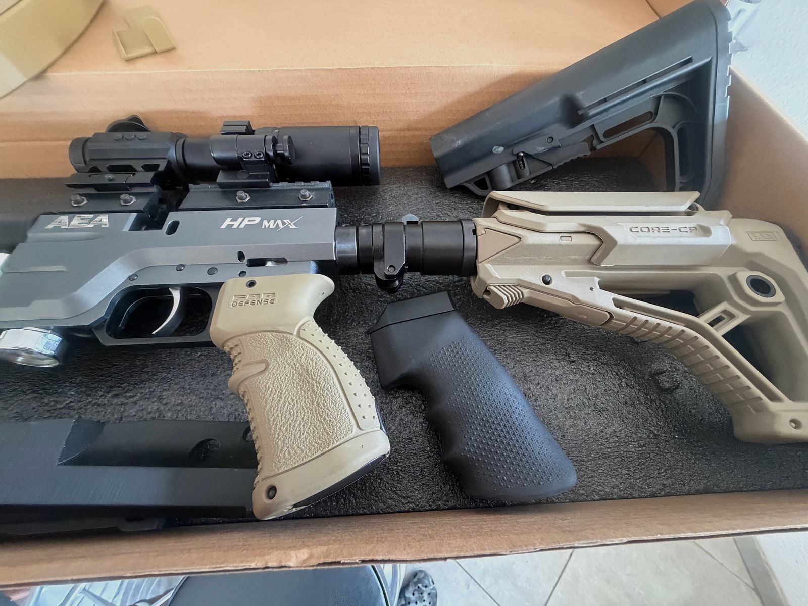 AEA HP-Max MK1 Kal .35 (9mm) F-Luftgewehr – Pump-Action, RED-DOT + Magnifier, Tactical Setup