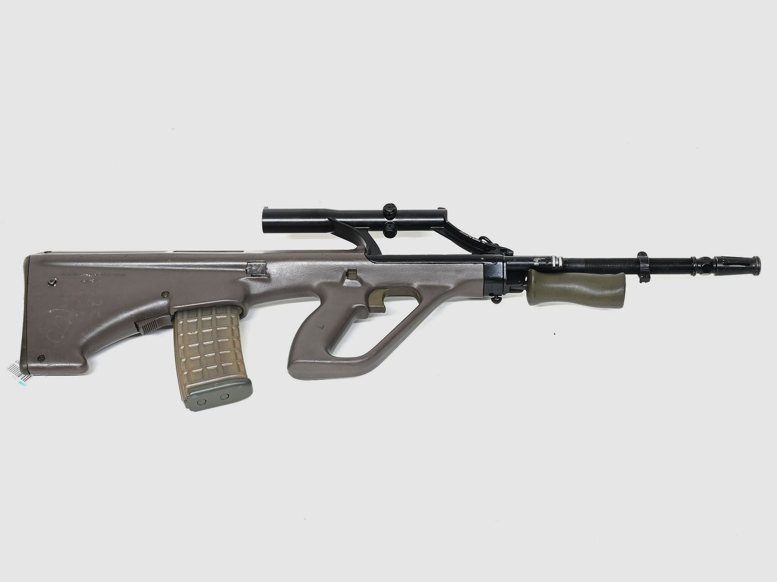Stgw 77 Steyr AUG A1, Occ., .223 Rem., Seriefeuerwaffe, Bild 1 von 2