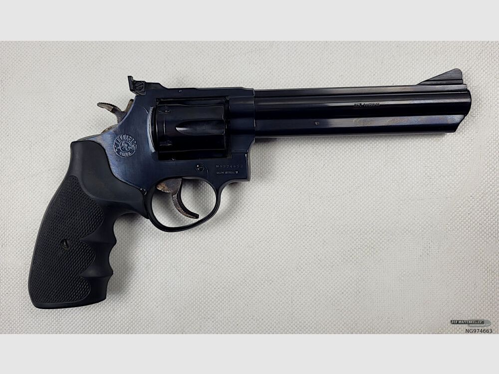Taurus 689