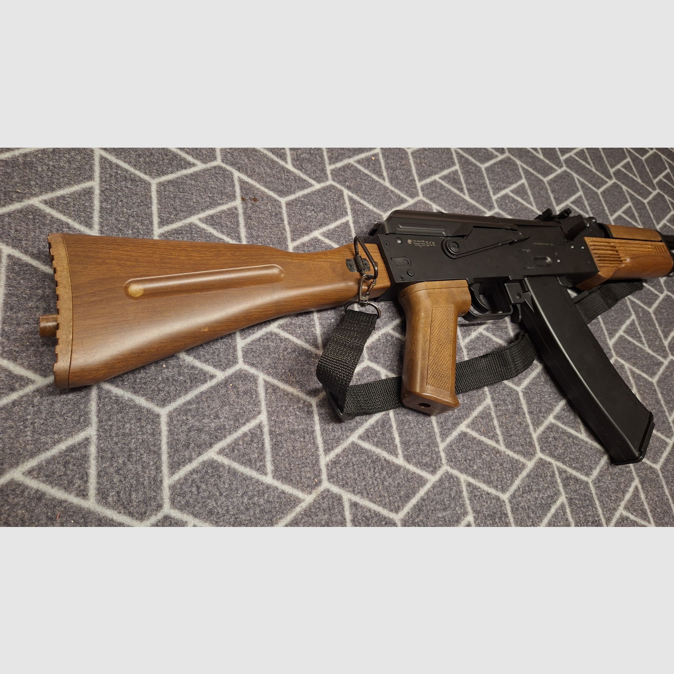 AK47 AK74 Kalashnikov Softair AEG mit Klappschaft-Neuwertig