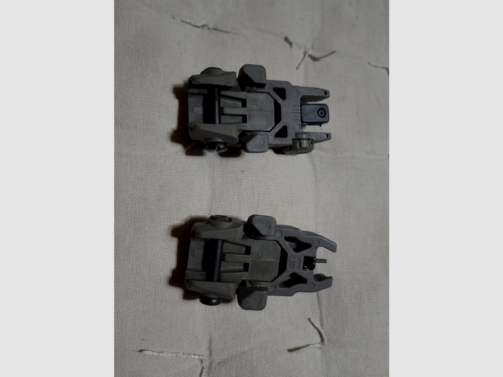 Flip Up Visier Picantinny 21mm Kimme und Korn set Tarn beige Paintball Makierer Airsoft Gewehr Universal