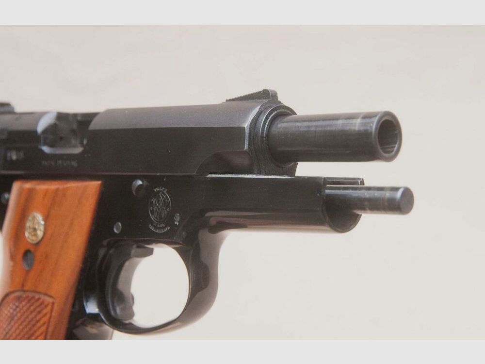 Smith & Wesson 39