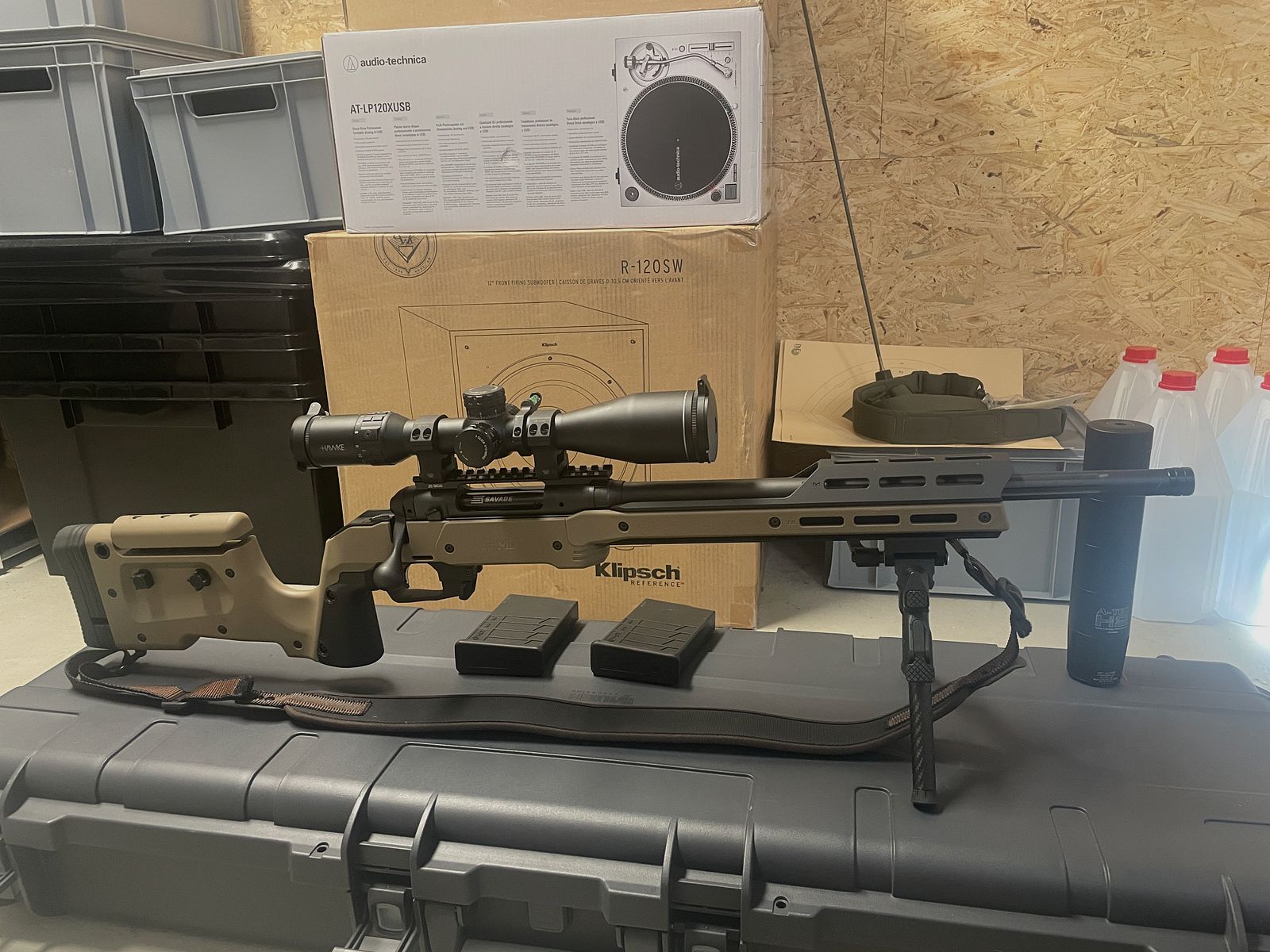 Savage Arms 110 Tactical Hunter in MDT XRS-Chassis, Komplett-Paket mit Schalldämpfer
