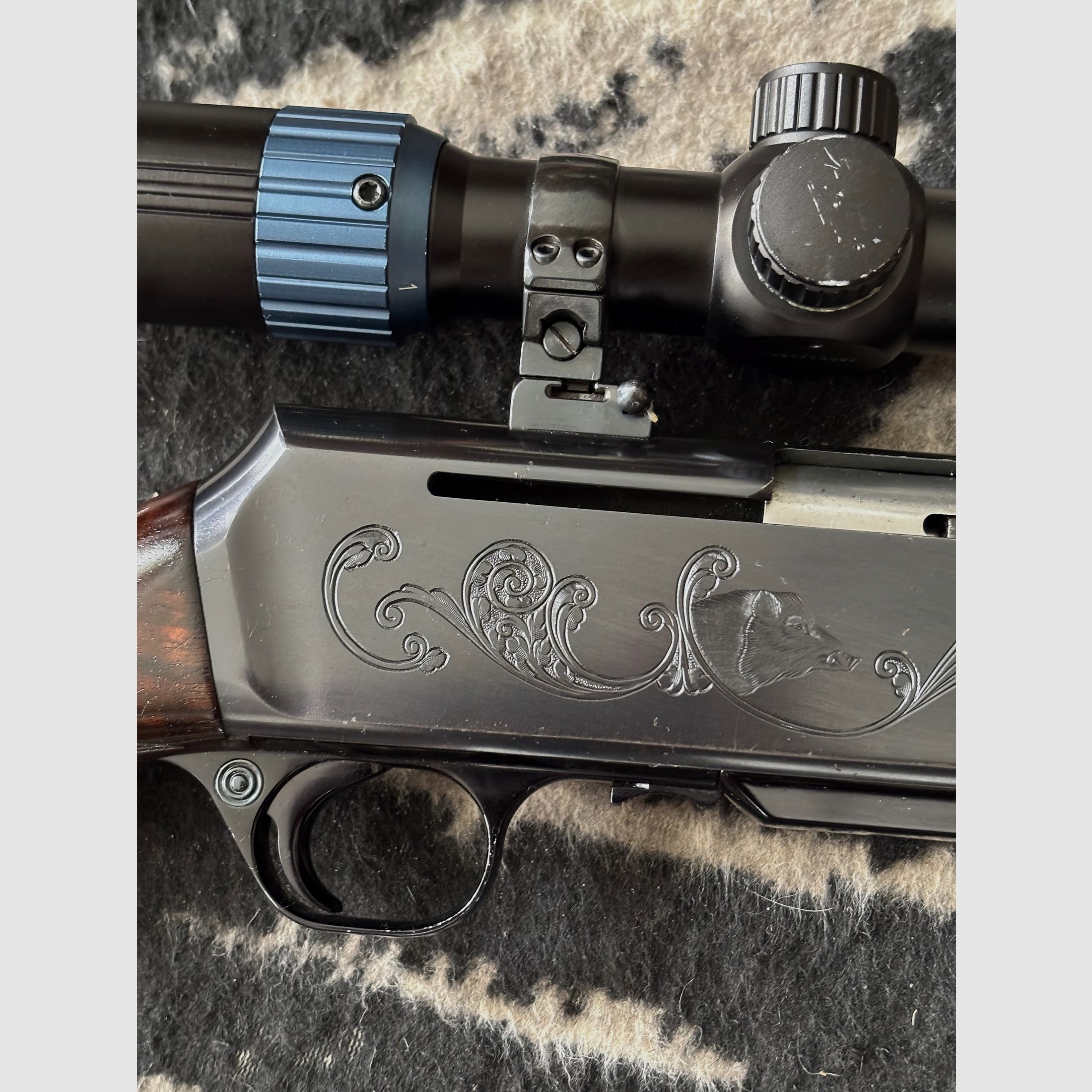 FN Browning BAR Cal. .30-06 modèle spécial avec crosse en bois magnifique, cuir de poisson fin et gravure