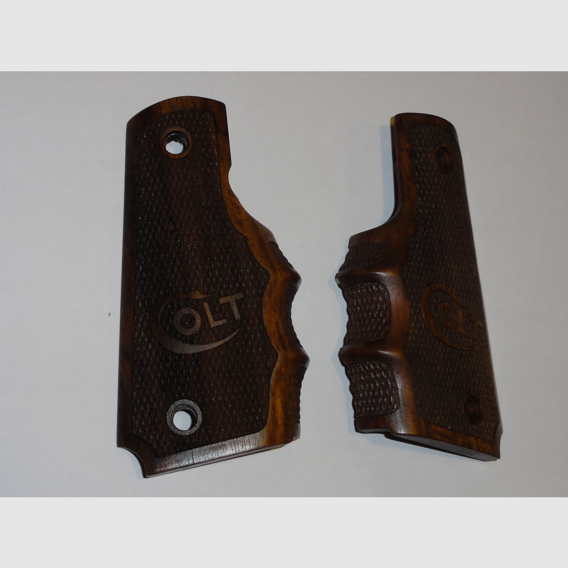 Empuñadura COLT 1911 con logotipo