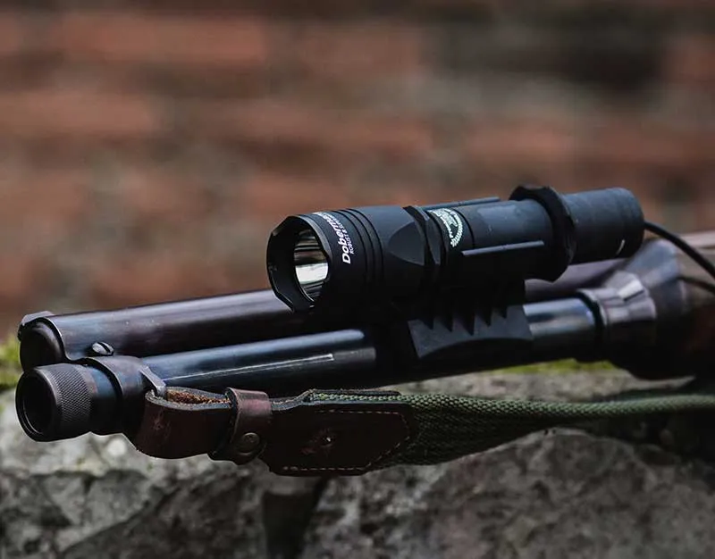 Wytrzymała latarka taktyczna Armytek Dobermann XP-L HI White, zdjęcie 3 z 6