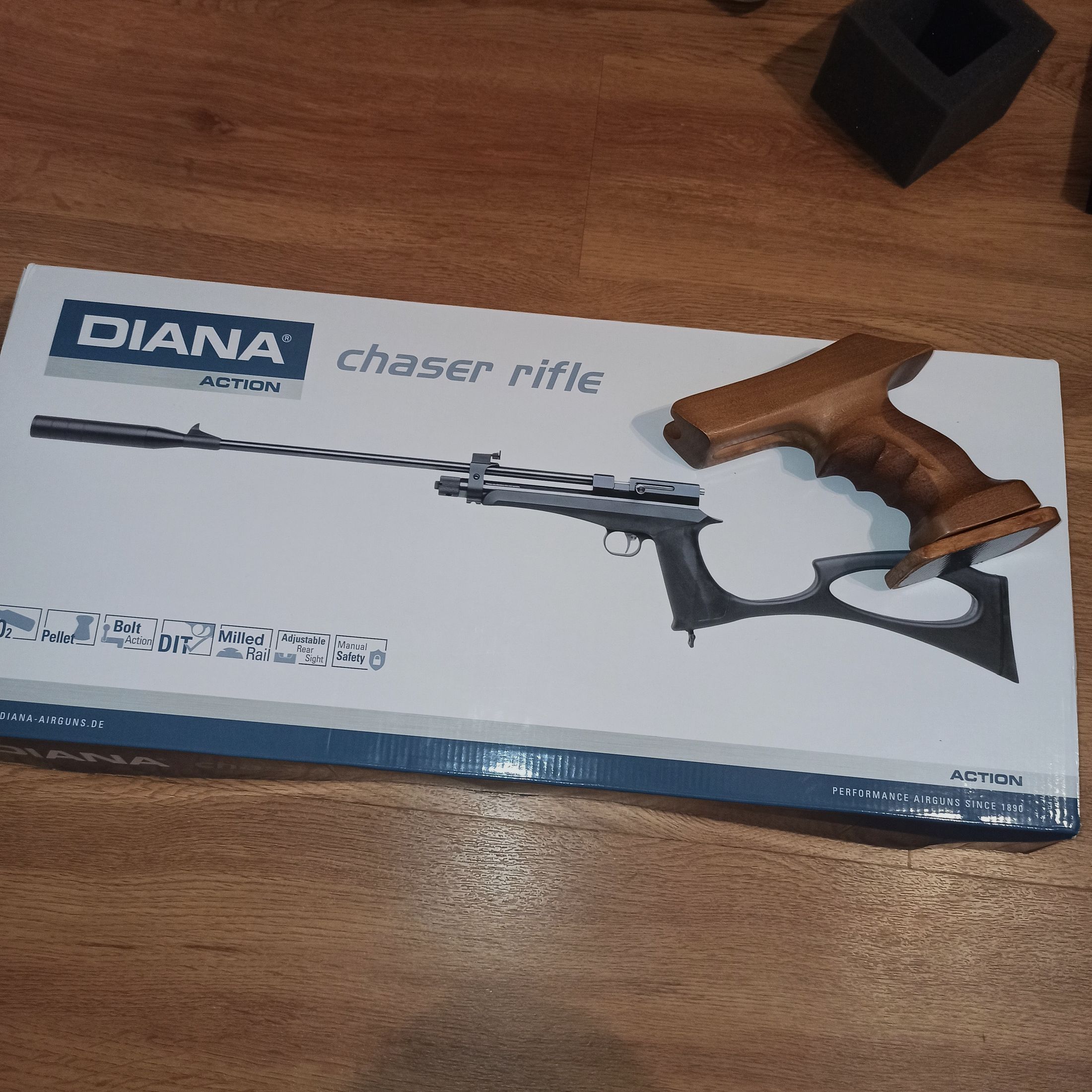 Diana Chaser Rifle Set 4.5mm with a lot of accessories.