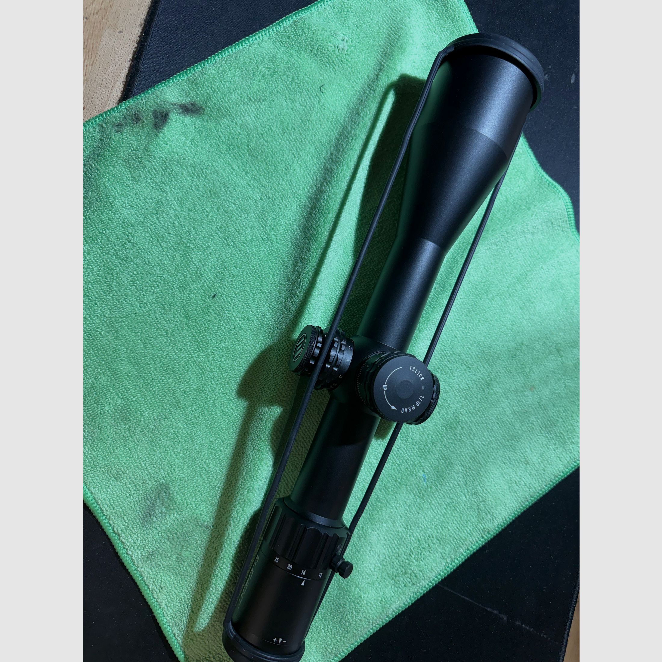 Element Optics Titan | 5-25x56 FFP APR-1C MRAD Absehen - 1⁄10 MRAD