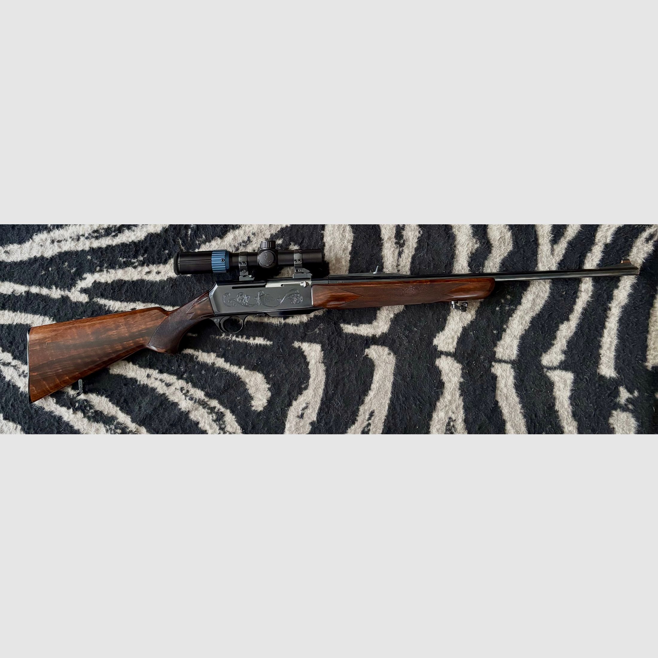 FN Browning BAR Cal. .30-06 modèle spécial avec crosse en bois magnifique, cuir de poisson fin et gravure