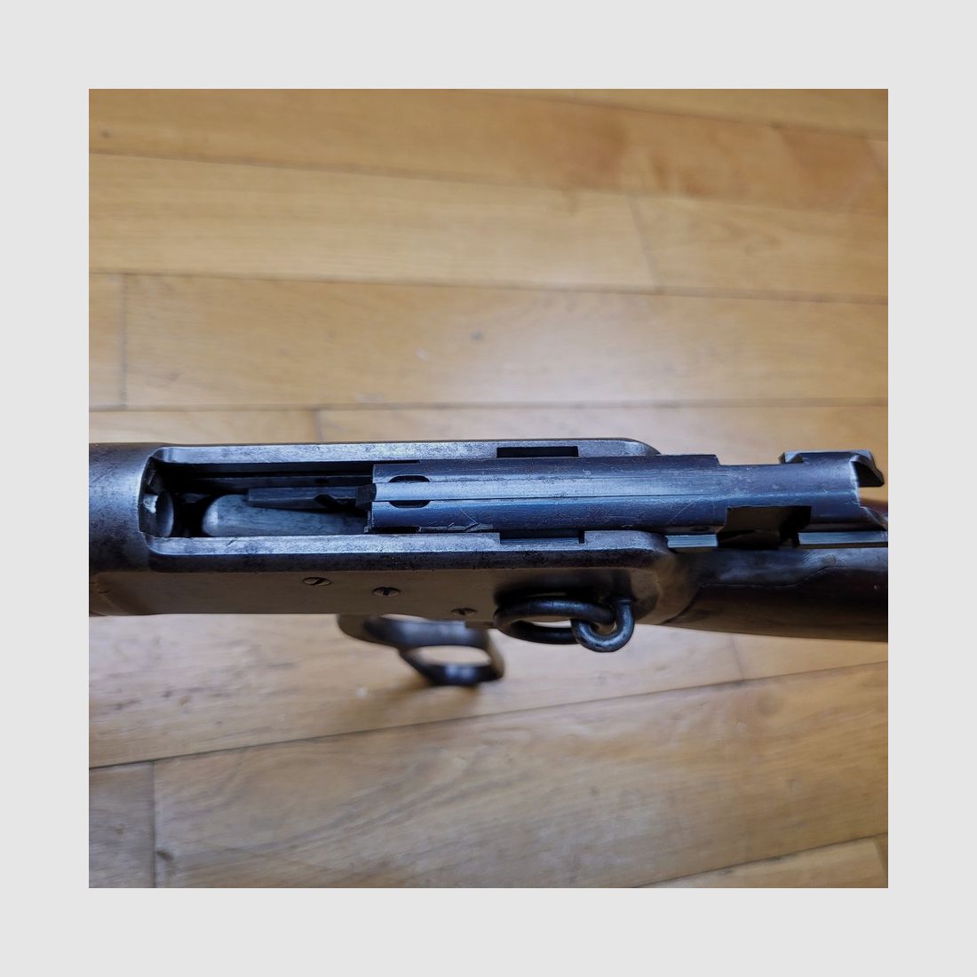 Belle carabine Winchester 1892 – calibre 32WCF / 32-20 – Configuration carabine de selle – Fabrication New Haven 1903 – Beaux marquages sur le canon – Hausse échelle – BE+/TBE, image 21 sur 33