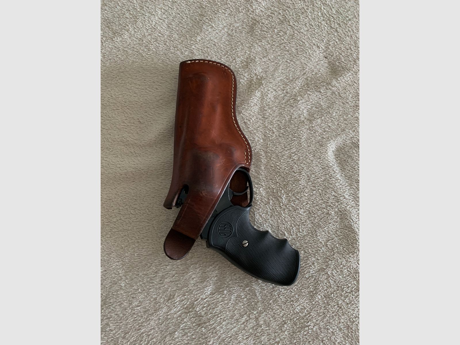 <Vendi revolver Rossi .357 Mag