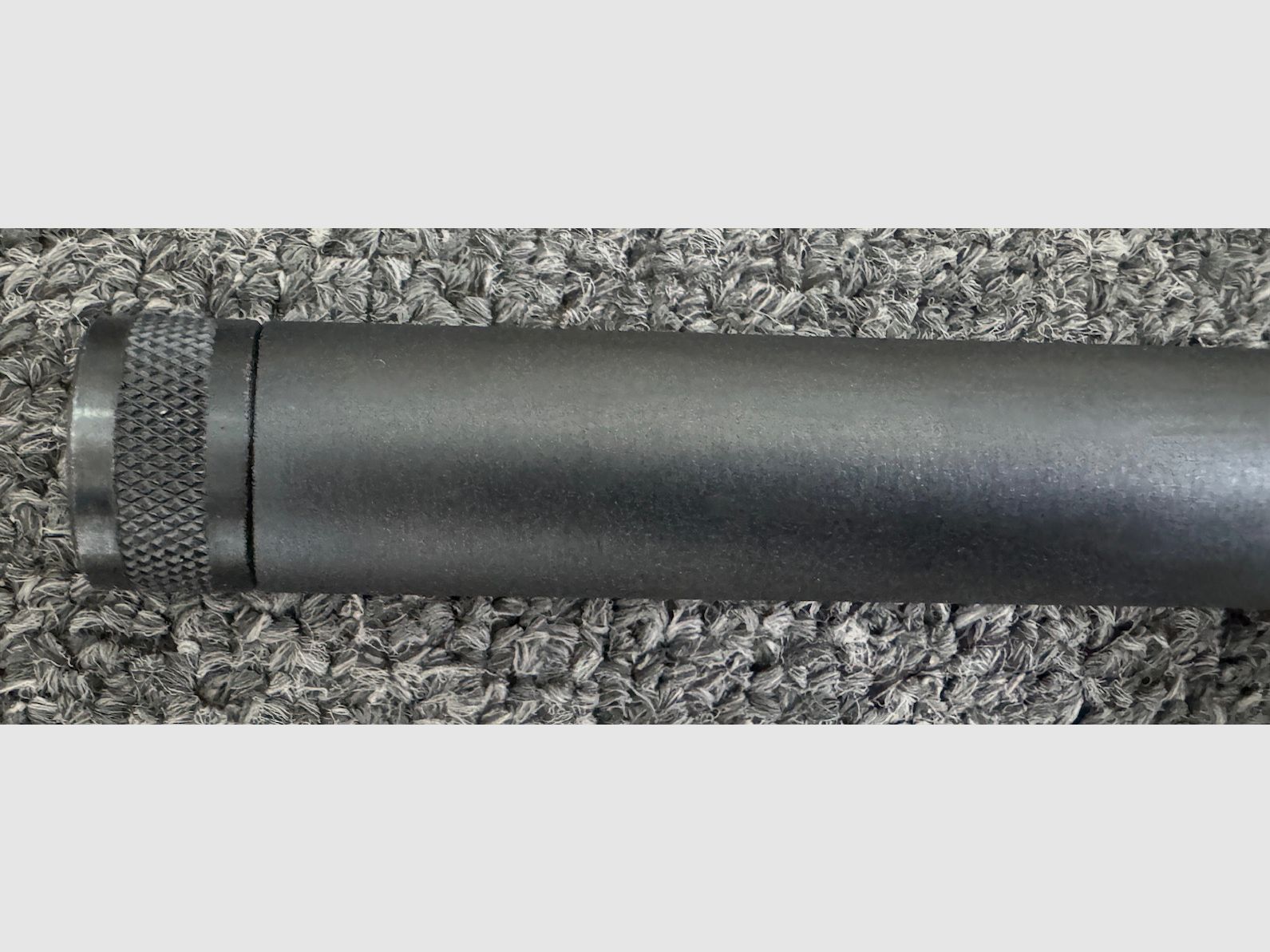 Savage 93R17 .17 HMR, rosca de boca, Picatinny, 3-9x40