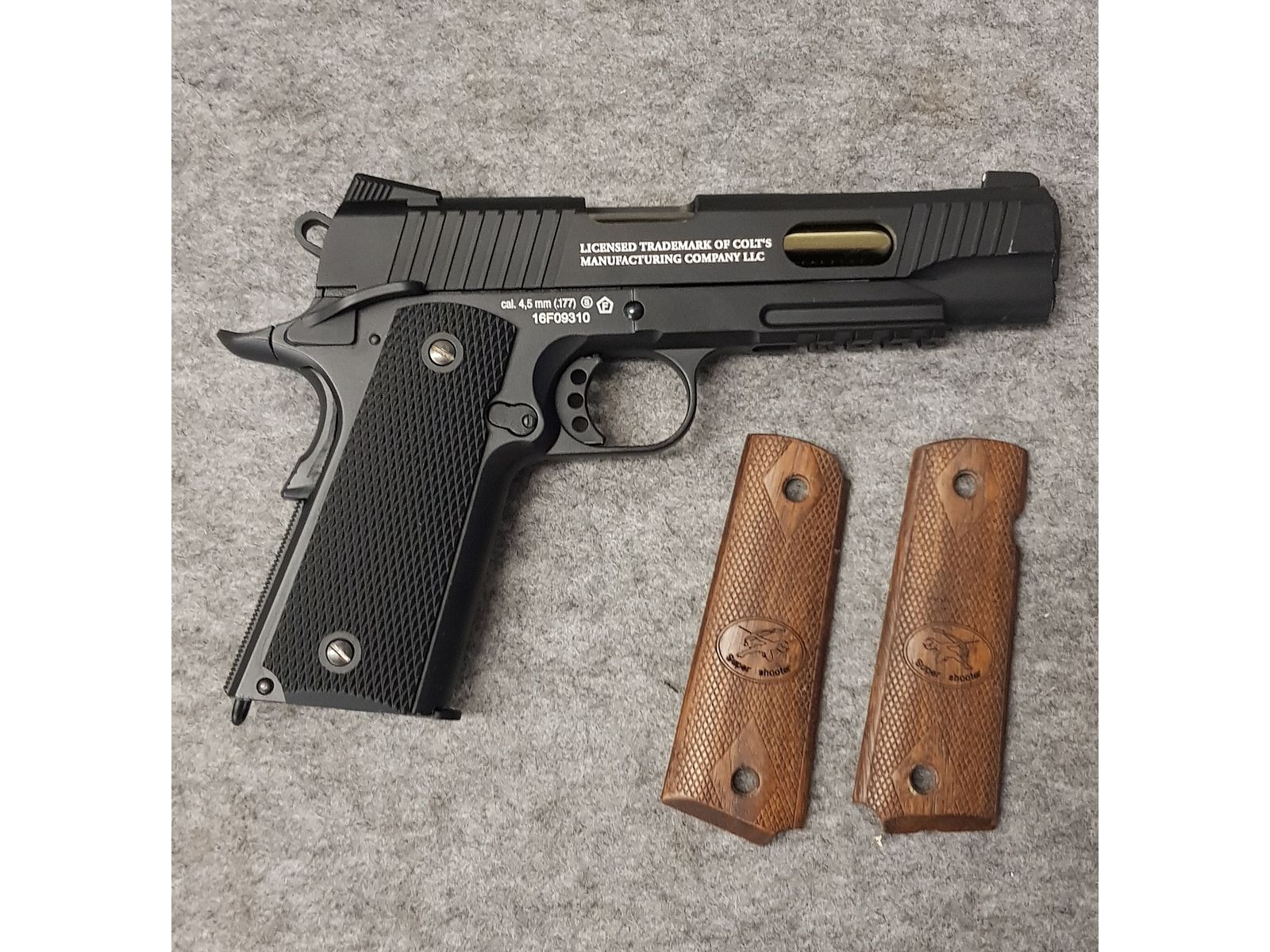 Colt 1911 Custom Umarex Co2 Pistole 4,5mm BB Blowback Ganzmetall Ausführung 930gr. nicht mehr im Handel erhältlich  