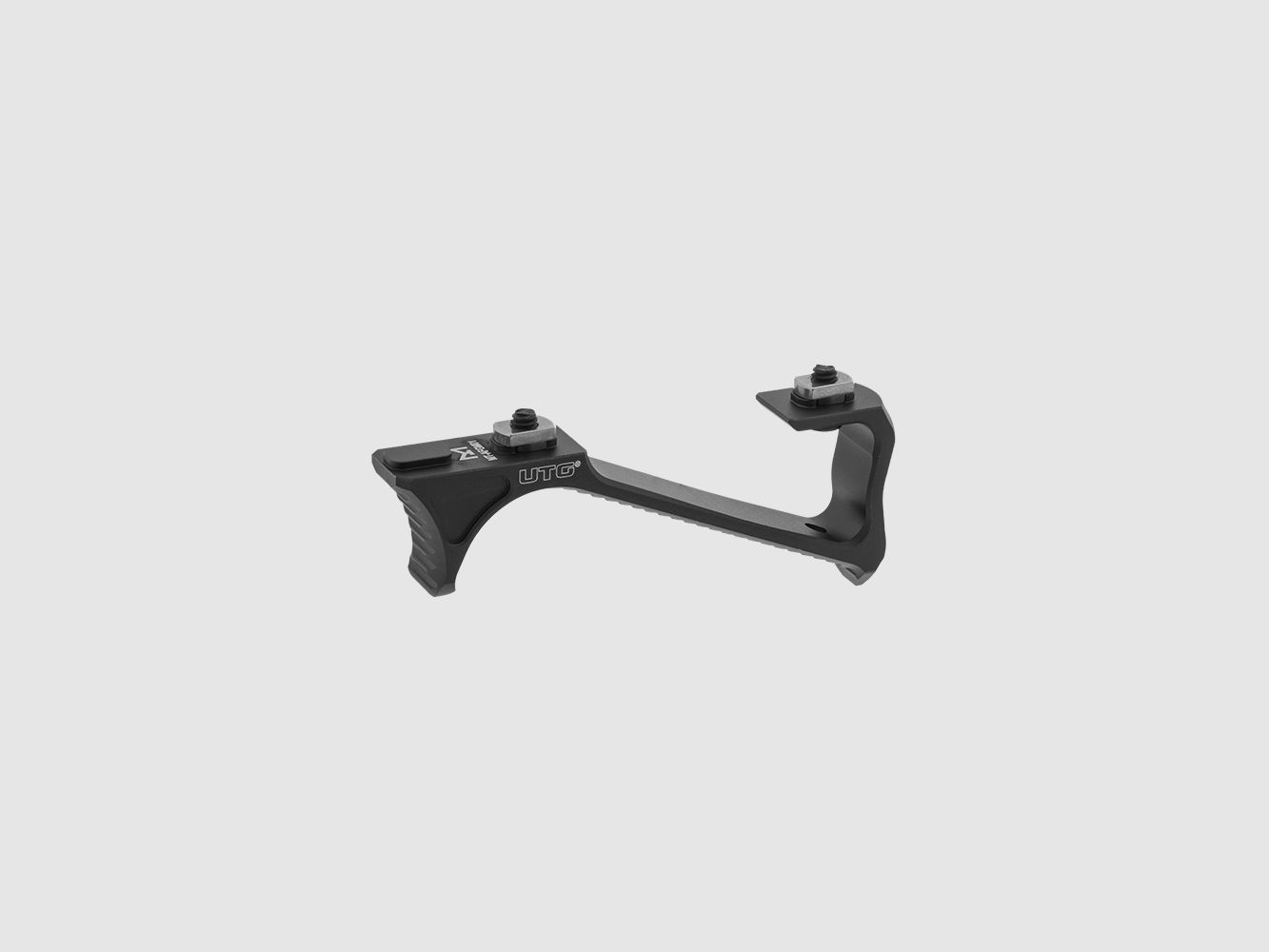UTG® Ultra Slim skośny uchwyt, M-LOK®, Matowy Czarny