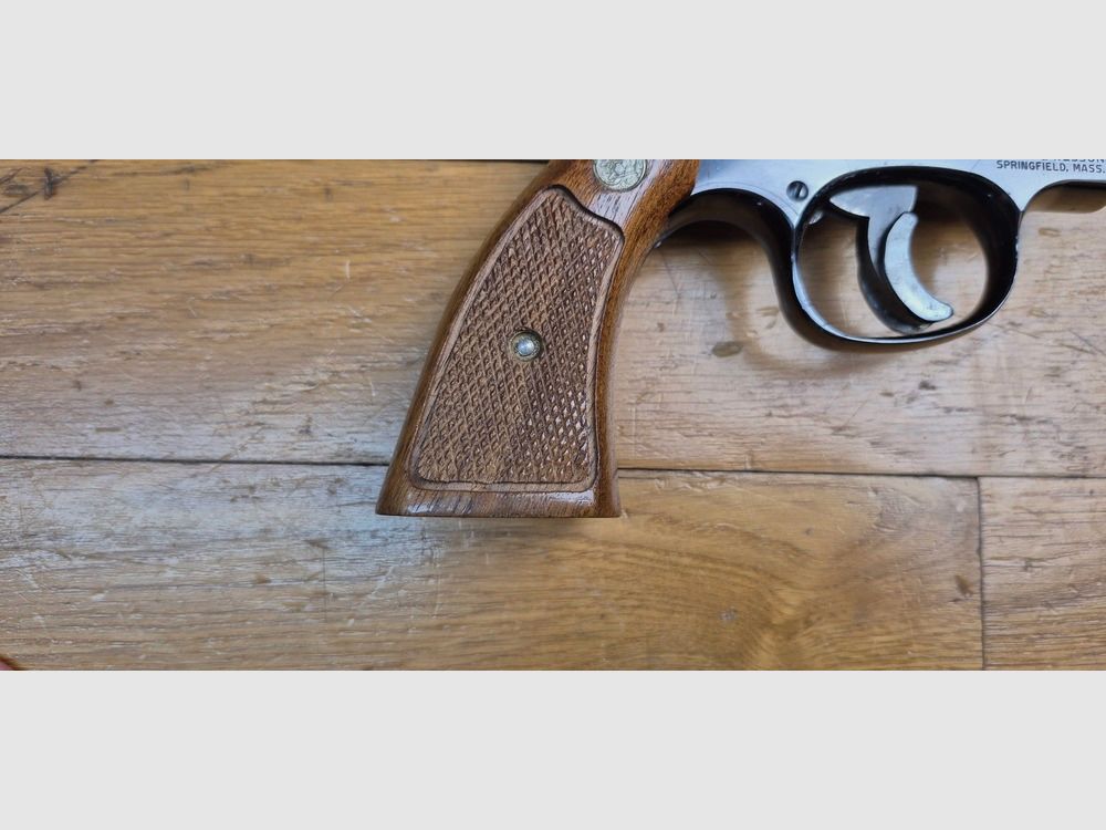 Magnifico revolver Smith&Wesson K38 "Masterpiece" o Smith 14-4 dopo il 1957 – Cal. .38 SP – Arma del 1977 – Il modello "Target" in .38 del Military and Police del 1905! – 80 anni di successo meritato – Secondo set di impugnature Pachmayr – Scatola originale con numero – Condizioni quasi nuove! – TBE/TBE+, immagine 3 di 22
