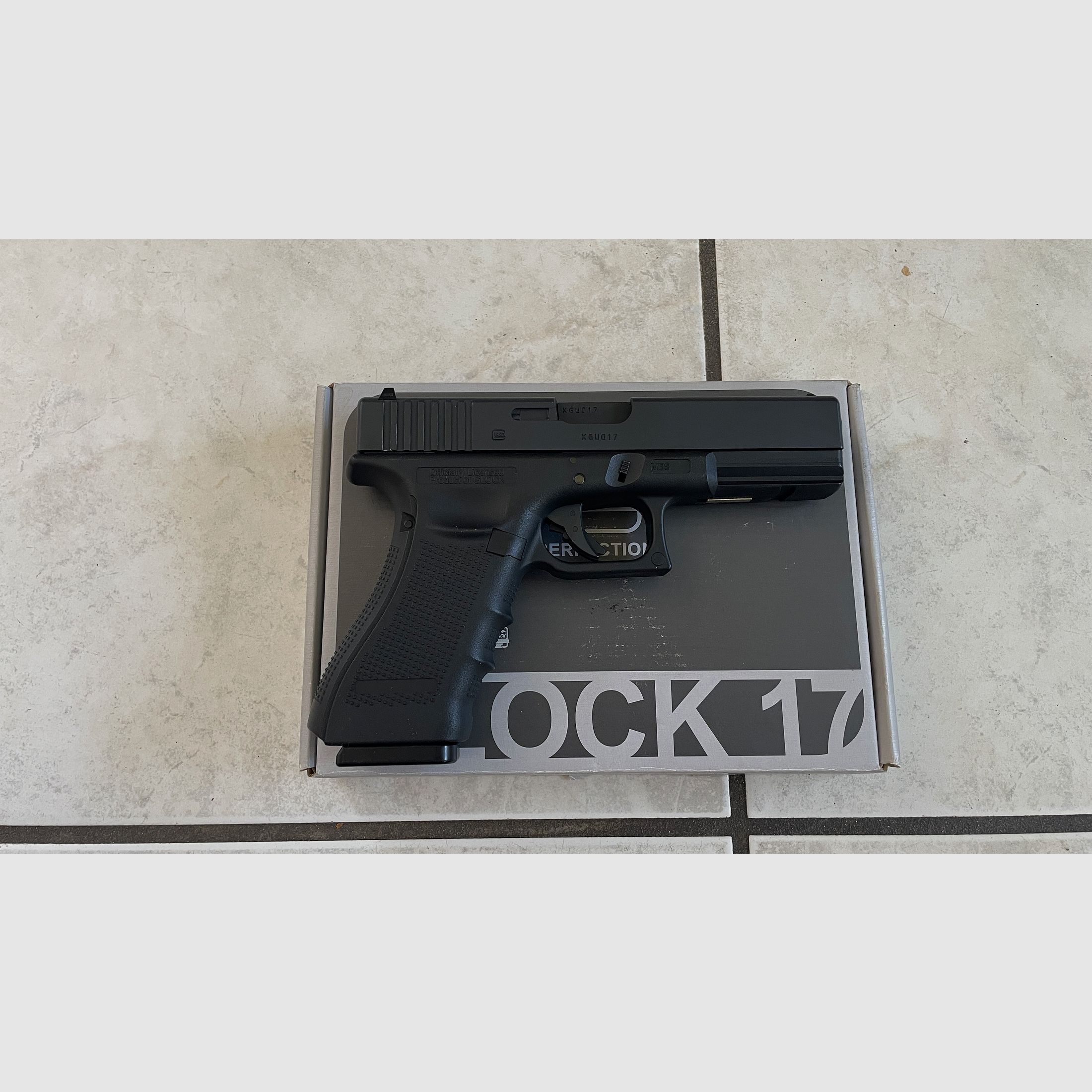 Glock 17 Gen4 CO2 6mm + Umarex Holster | como nuevo