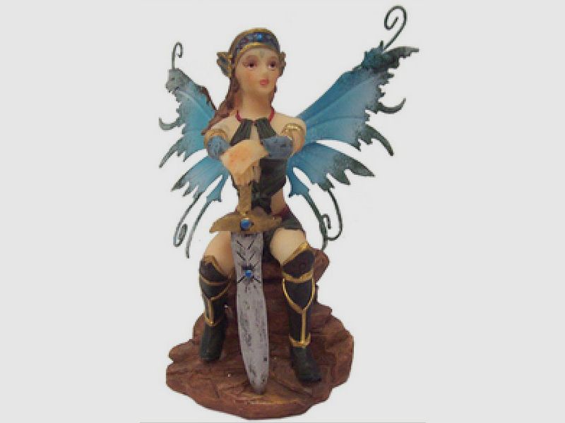 Guerrera elfa con espada mandoble