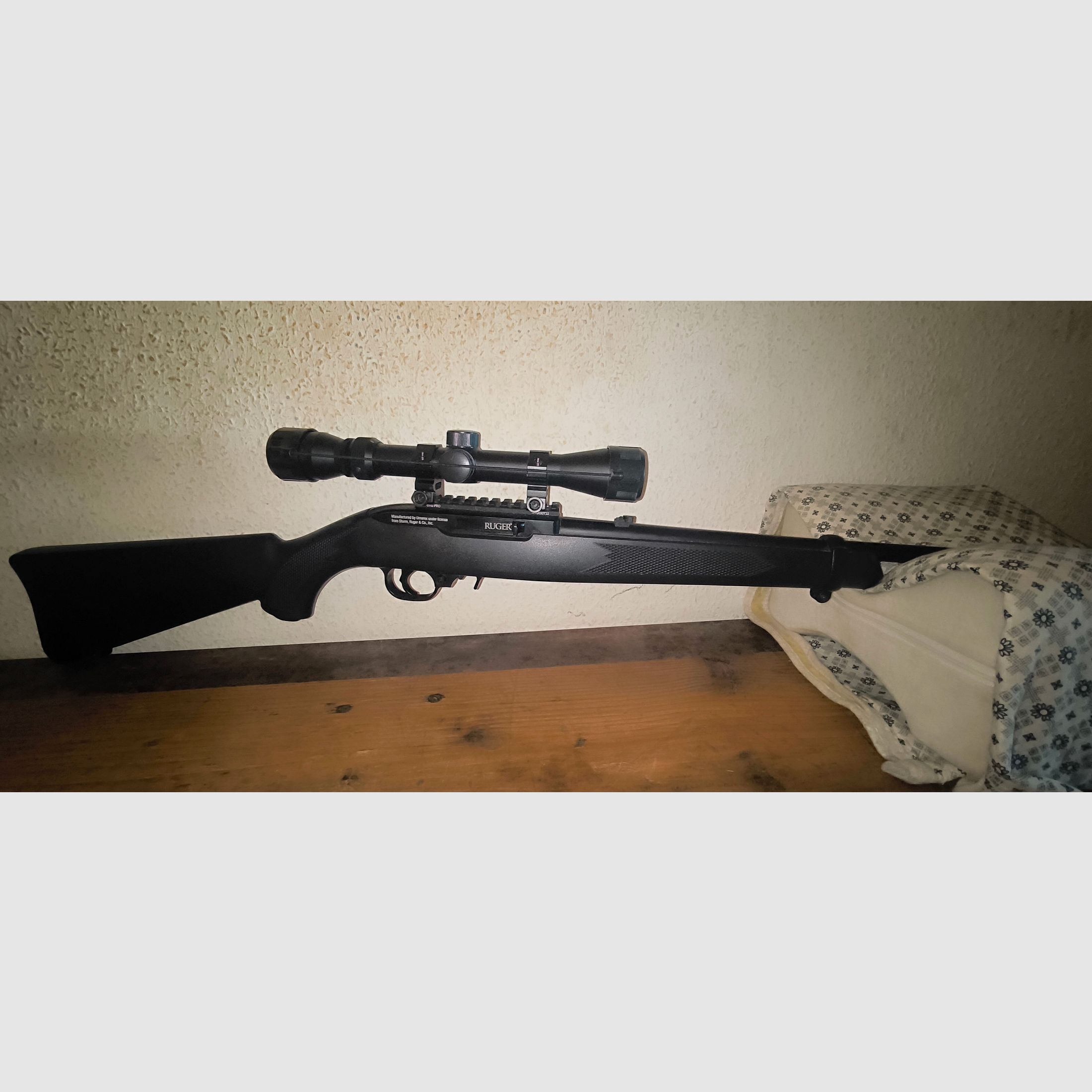 CO2 luchtgeweer in kaliber 4,5mm diabolo's van Ruger - model 10/22 & ZF Optima 3-9-32