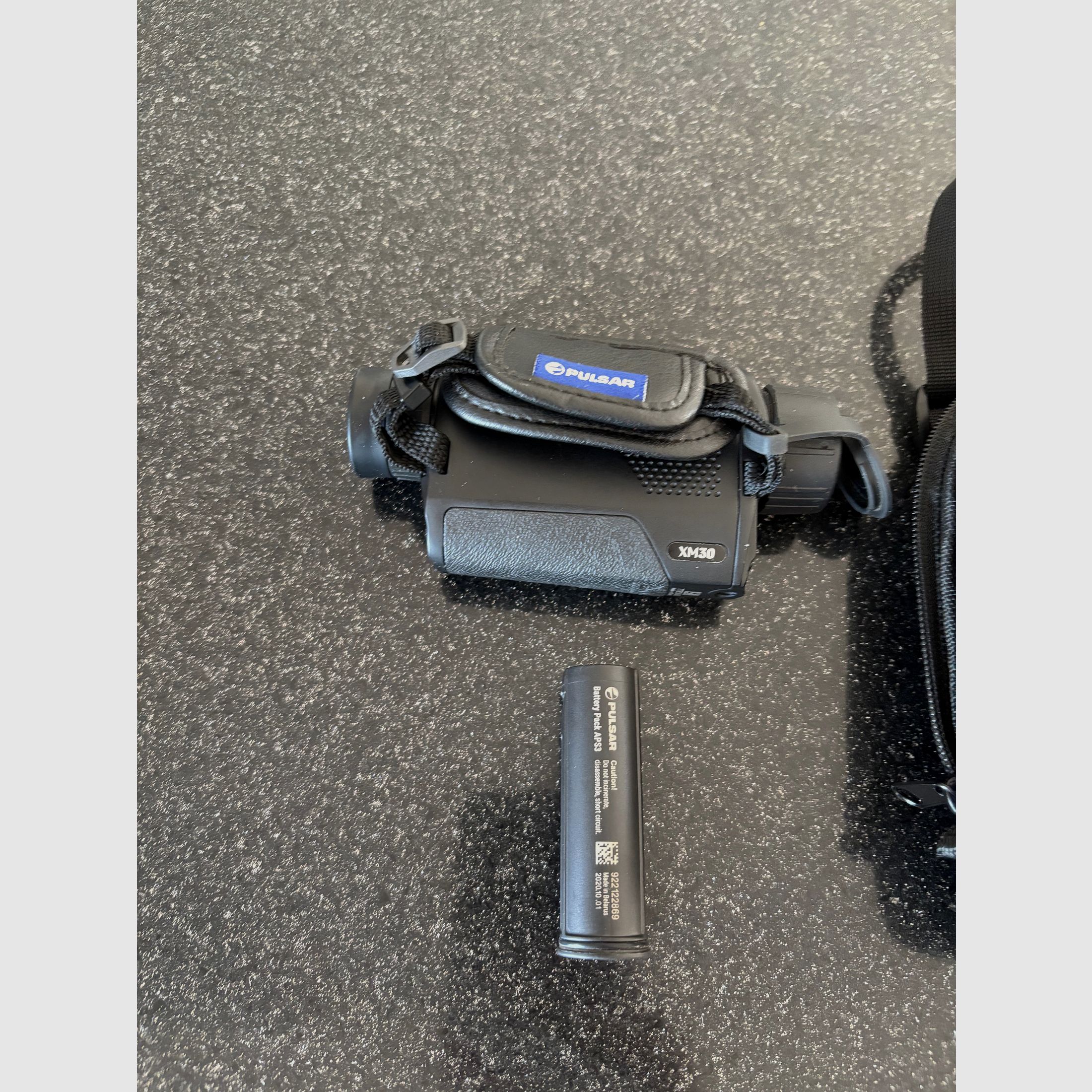 Pulsar Axion XM 30 night vision device