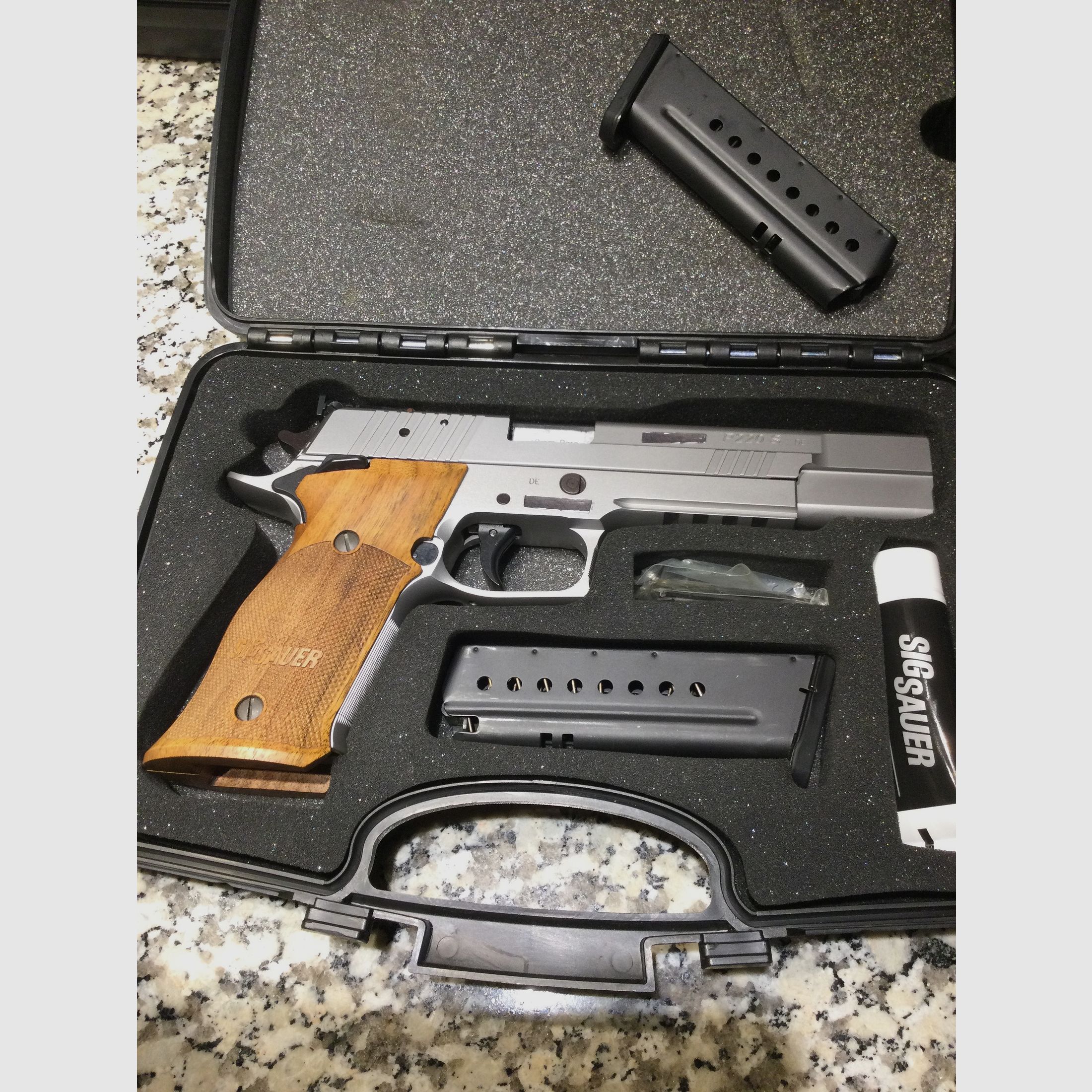 P220 Sig Sauer