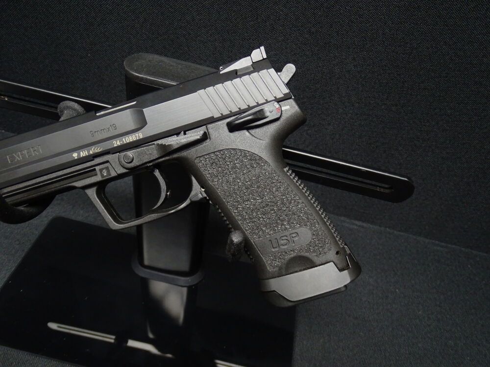 Heckler & Koch USP Expert