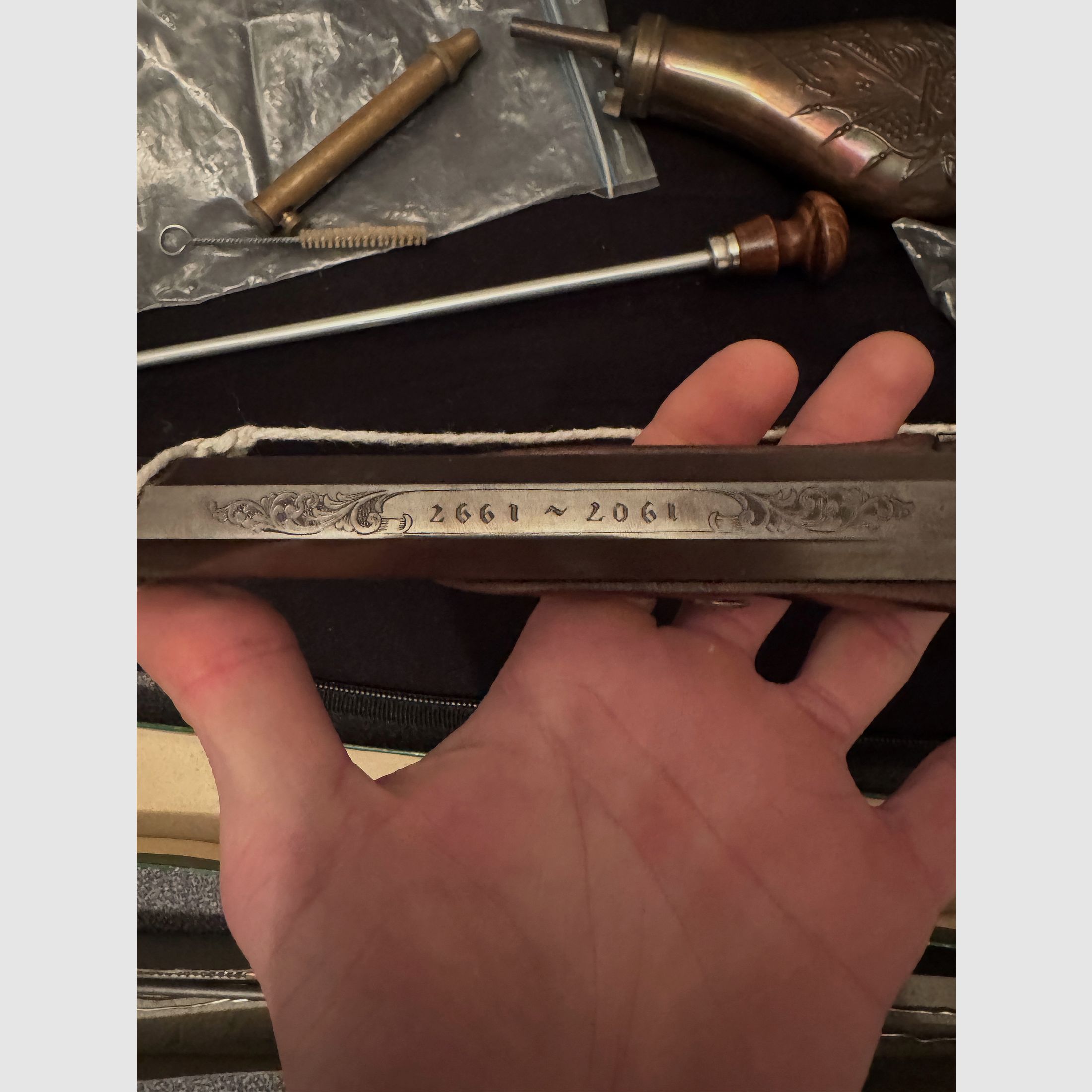 Raridad: Pedersoli Charles Moore LTD Edición 021/100 – Cal. .31 – Grabado maestro R. Sanzogni – Modelo de aniversario