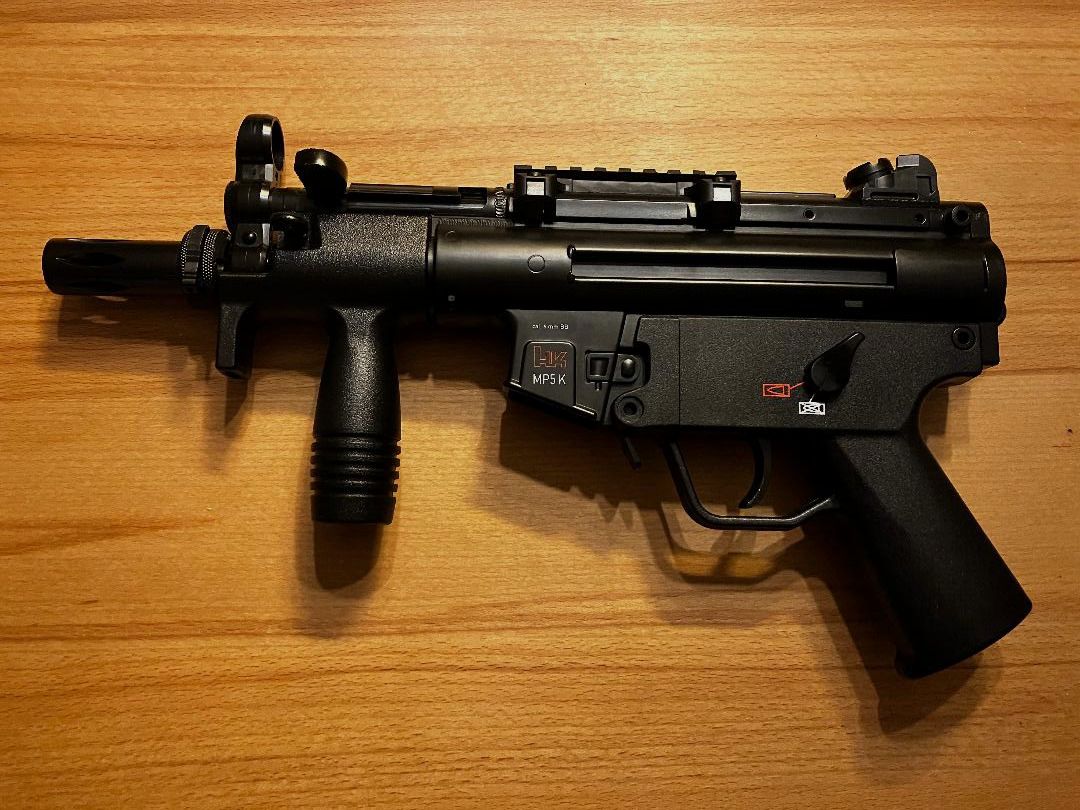 H&K MP5K "No Compromise" guter Zustand mit 2x Magazine 