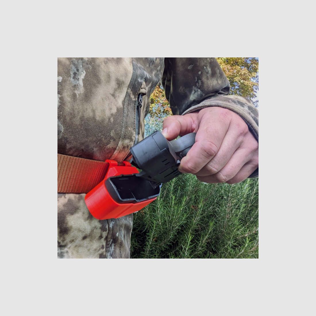 Dla magazynka Blaser R8: uchwyt na pasek
