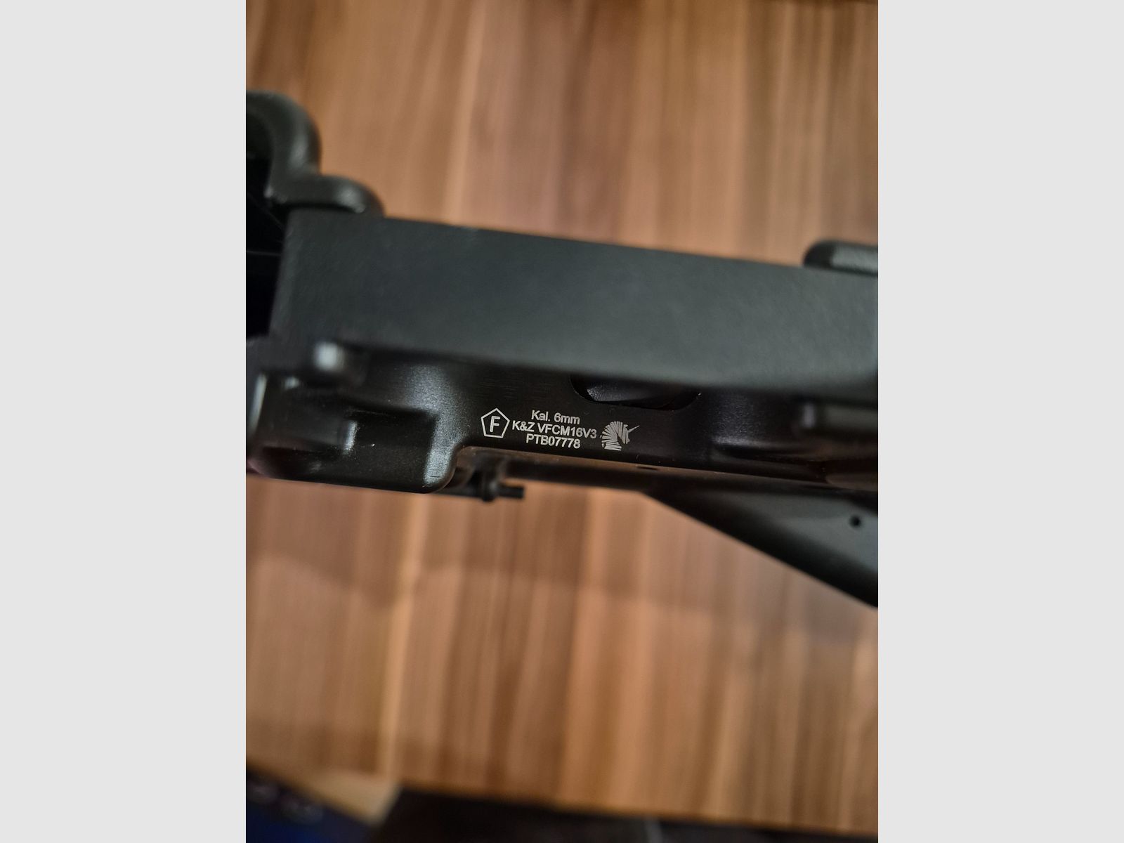 Cybergun / VFC Colt M16A1 GBB (1,6 Joule) – classico del Vietnam in set con caricatore extra & gas