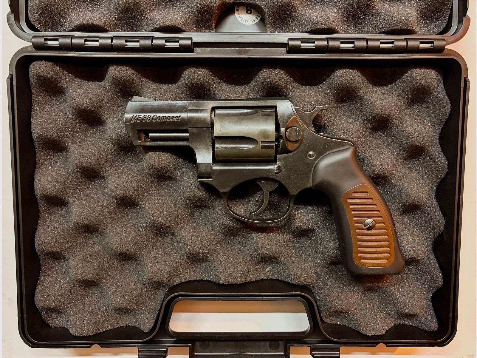 Blank firing revolver ME 38 Compact, cal. 9mm blank (with case)