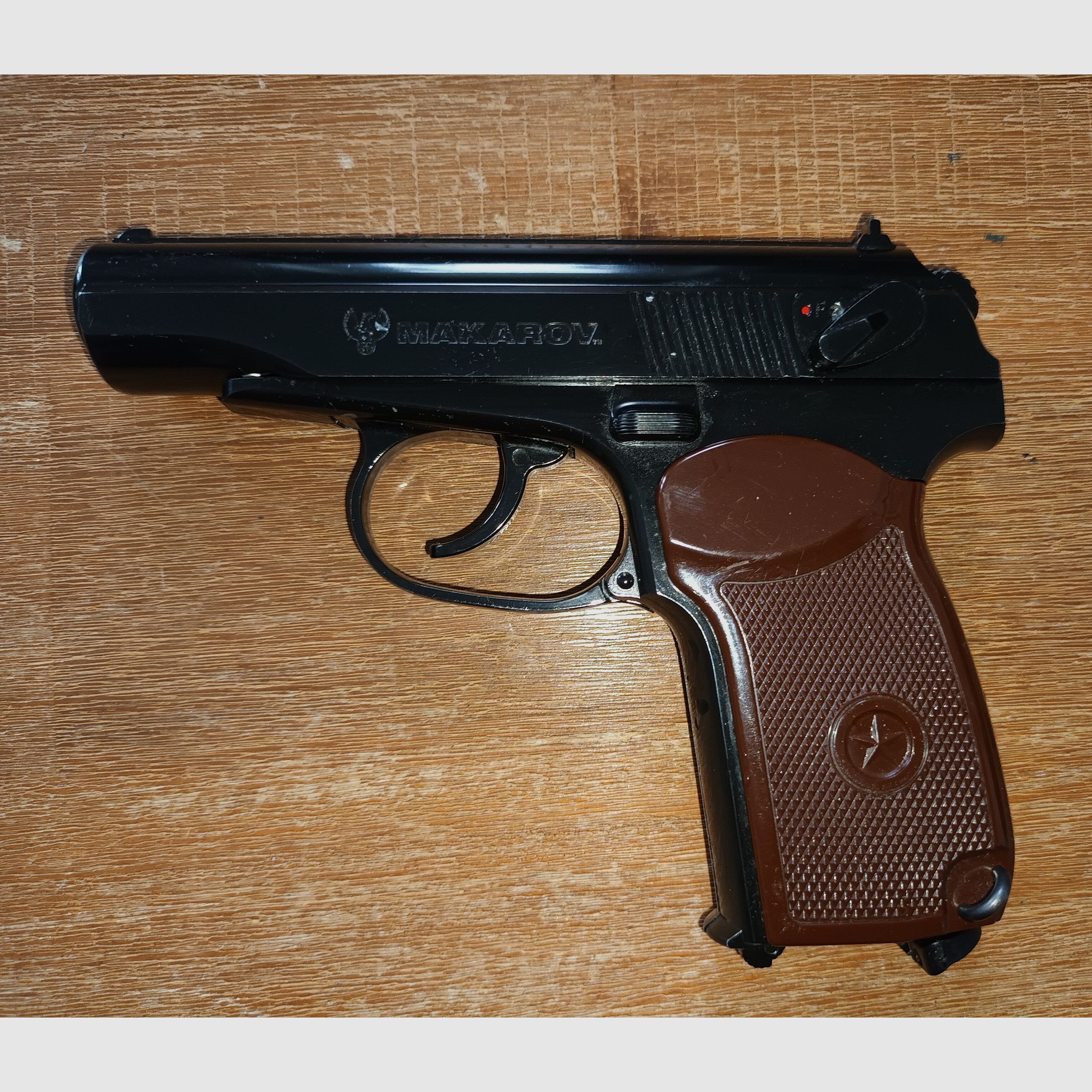 CO2 Pistole Umarex Legends Makarov Kaliber 4,5 mm BB  + Zubehör und Munition