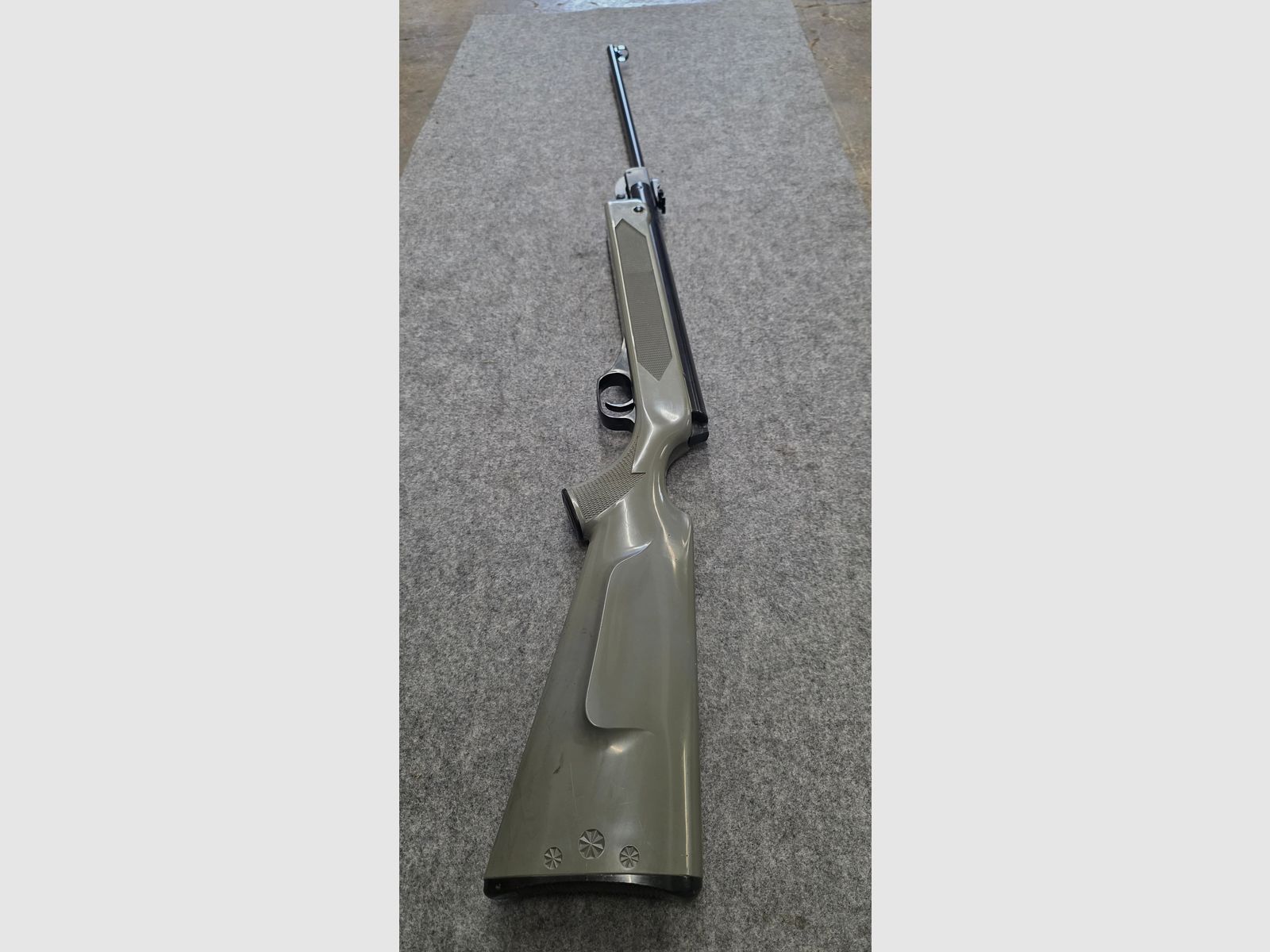 Haenel Mod. 304 avec crosse en plastique gris Cal. 4,5mm Diabolo Knicker