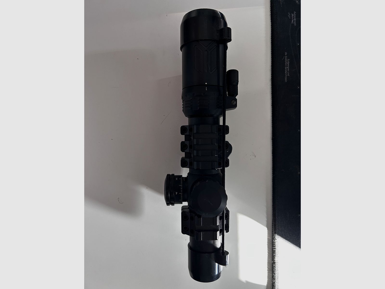 Bushnell AR Optics 2-4x24 Dropzone mit UTG Mount / Picantinny