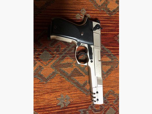 Walther CP88 Competición 6 pulgadas 4,5 mm Diabolo pistola de CO2 con empuñaduras de plástico niqueladas