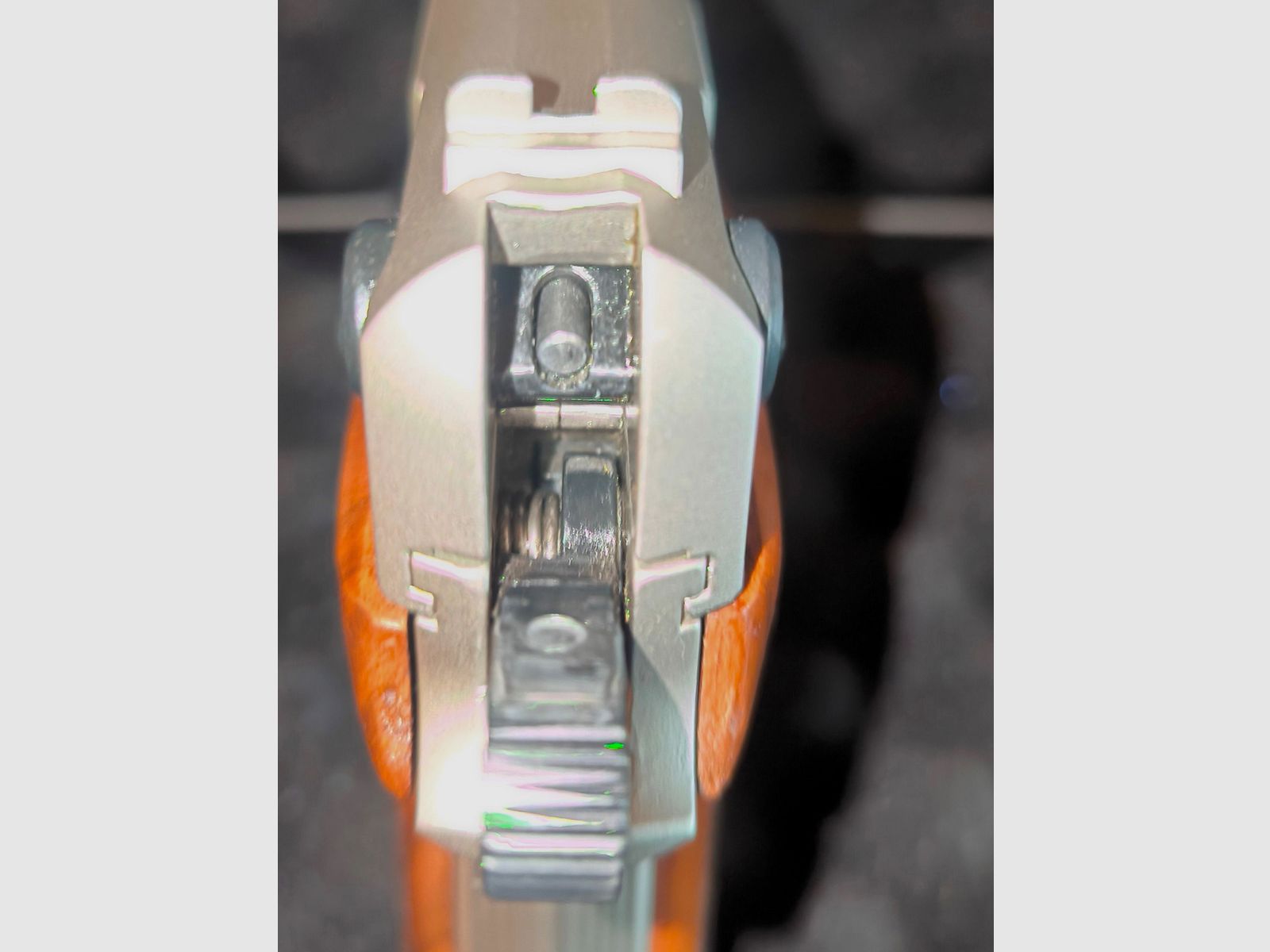 ⚠️ Attenzione collezionisti - svendita, tutto deve andare, prezzo trattabile!! ⚠️ Attenzione collezionisti di armi Walther - pezzo da vetrina - Walther P88 Compact Nickel con impugnature in legno e decorazioni nelle impugnature in legno, PTB 764, calibro 9mmPAK, mai sparato e funzionale oltre che visivamente in condizioni impeccabili, come nuovo!! ⚠️ Spese di spedizione gratuite!!