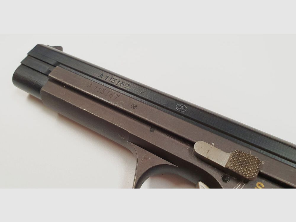 Pistola SIG P210-2 en calibre 9mm Luger (9x19) incluyendo funda y cargador de repuesto, HECHO EN SUIZA