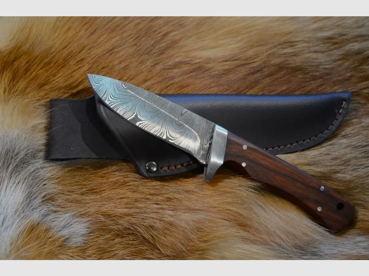 Cuchillo de caza Alljagd de damasco con empuñaduras de madera de roble